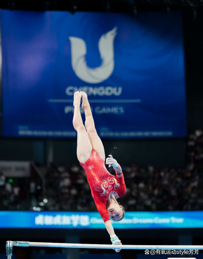 爱游戏官网-包含体操选手规势灵活,高难度动作引尖叫的词条