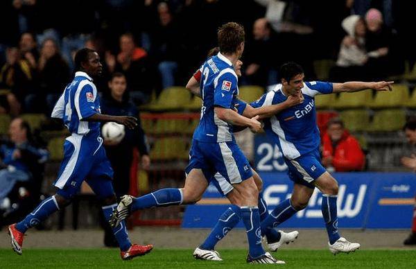 爱游戏在线-关于沙尔克球员状态回升,备战下一场比赛的信息