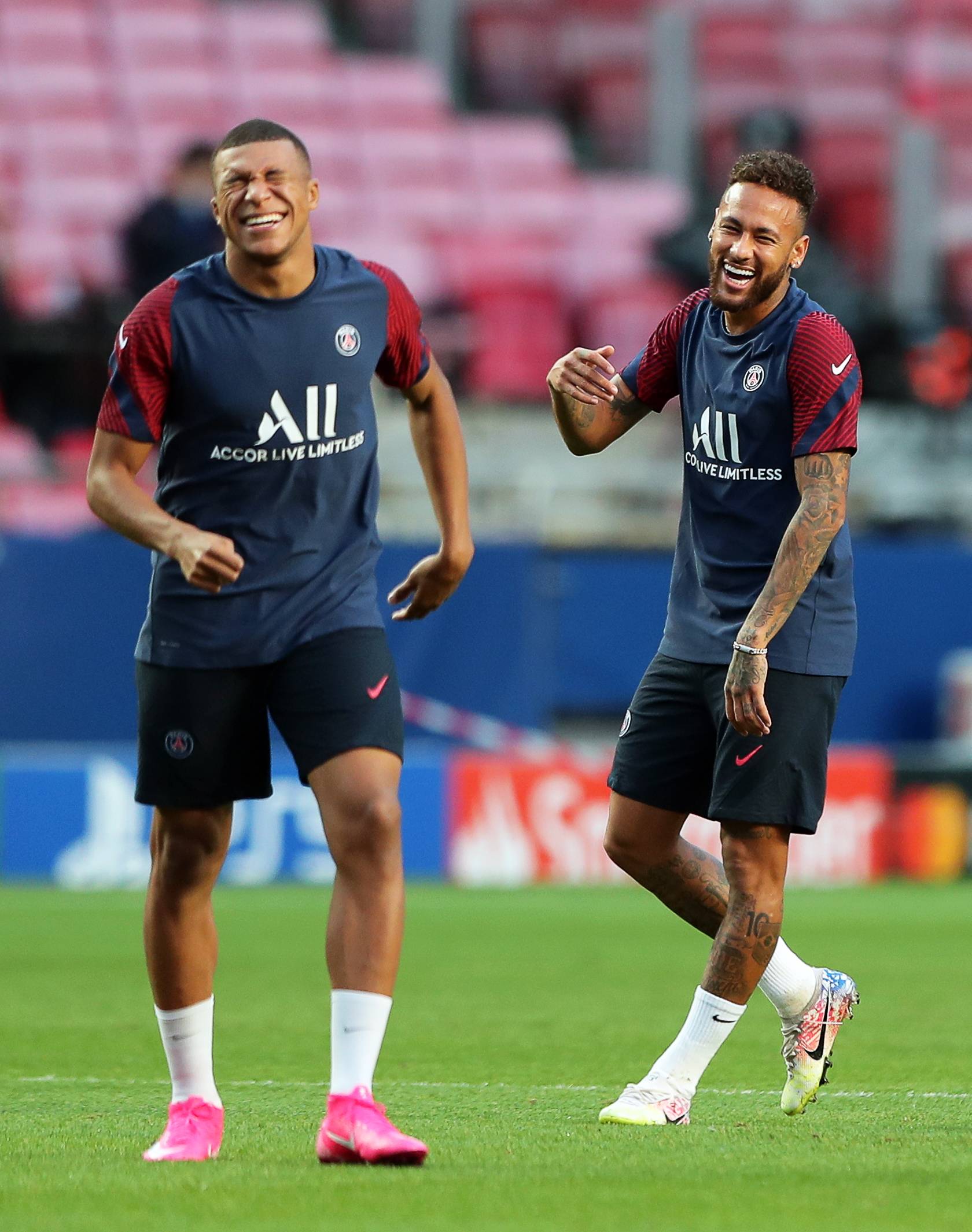 包含巴黎圣日耳曼备战欧国联小组赛,迎接新挑战的词条 包含巴黎圣日耳曼备战欧国联小组赛,迎接新挑战的词条