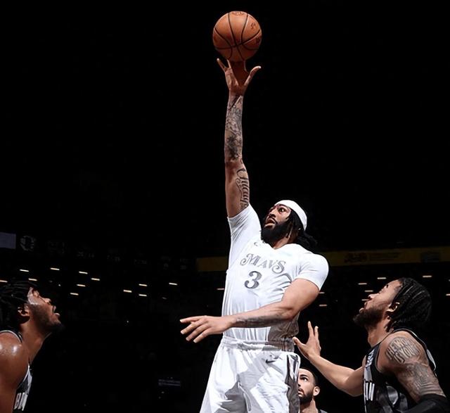 爱游戏体育-篮网客场大破,独行侠一蹶不振