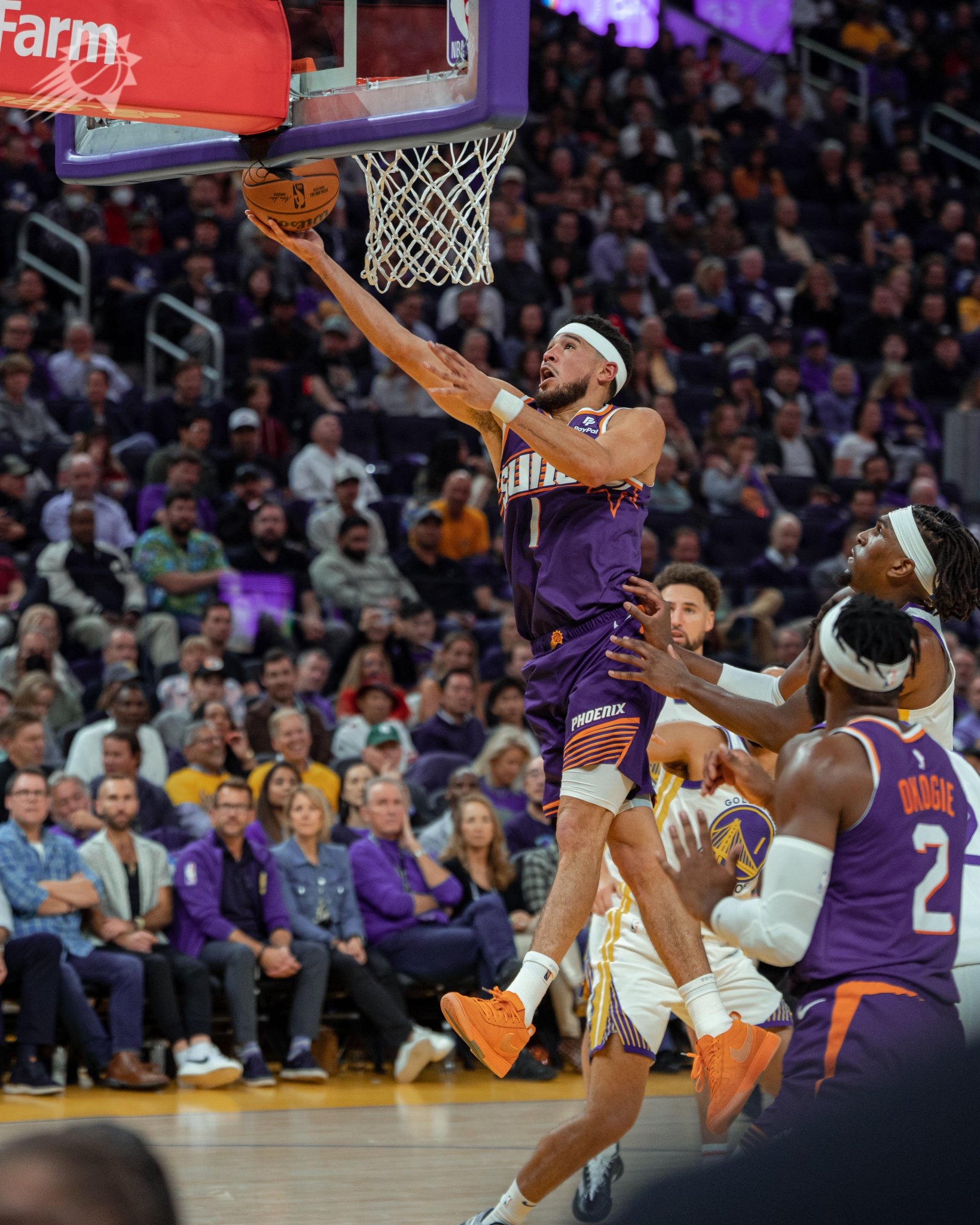 太阳客场惜败灭骑士,布克砍下35分的简单介绍 太阳客场惜败灭骑士,布克砍下35分的简单介绍