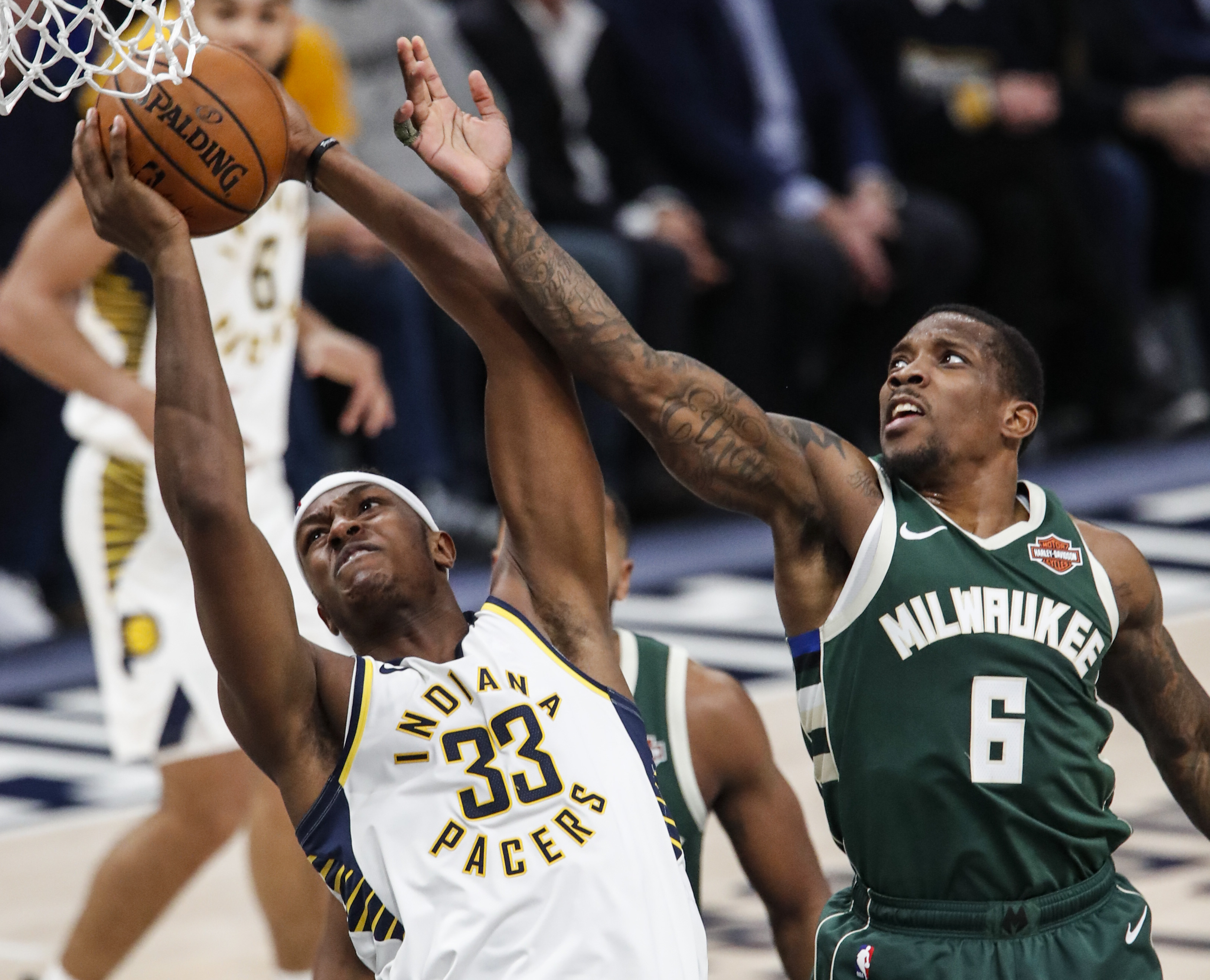 包含雄鹿客场击败76人,稳稳守住榜首位置的词条 包含雄鹿客场击败76人,稳稳守住榜首位置的词条