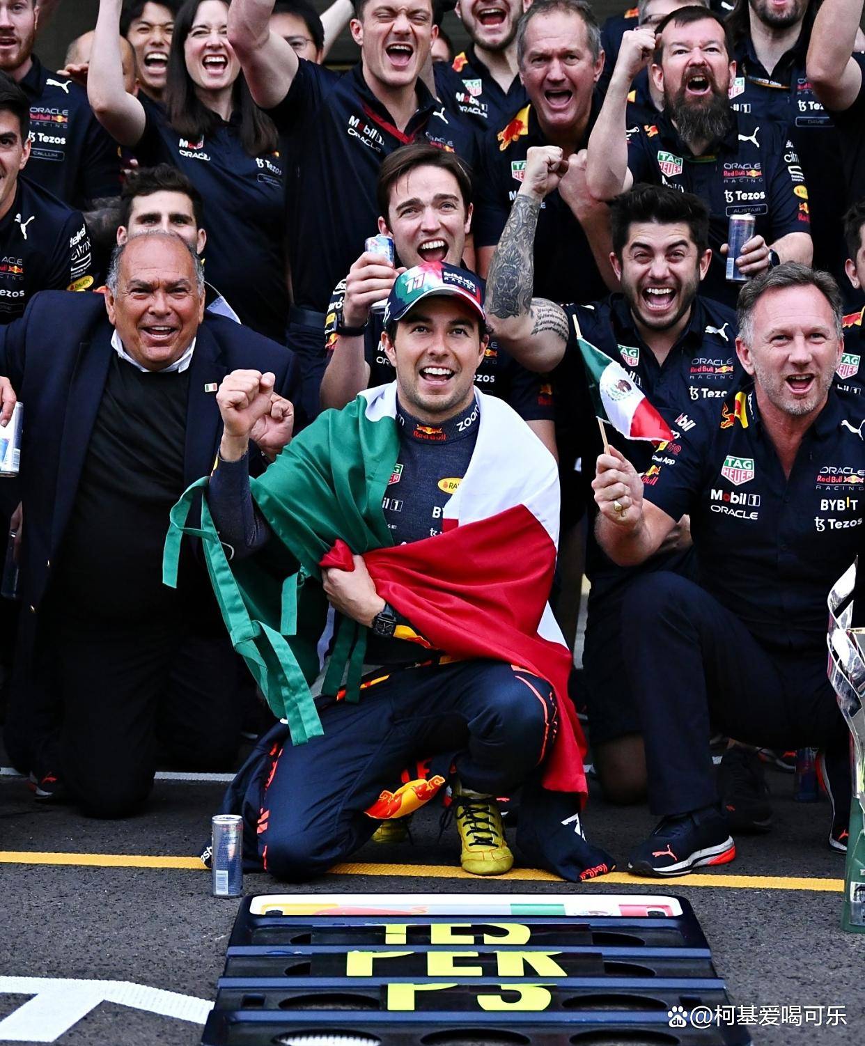 红牛车队翻盘红牛二队，佩雷兹统治全场