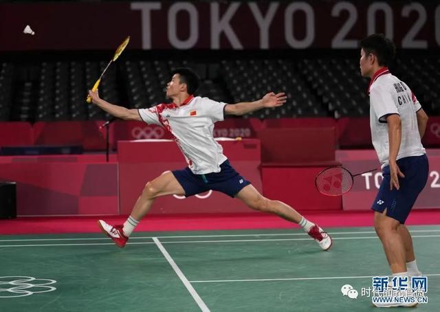 泰国队鏖战马来西亚队,黄鸭组合统治全场 泰国队鏖战马来西亚队,黄鸭组合统治全场