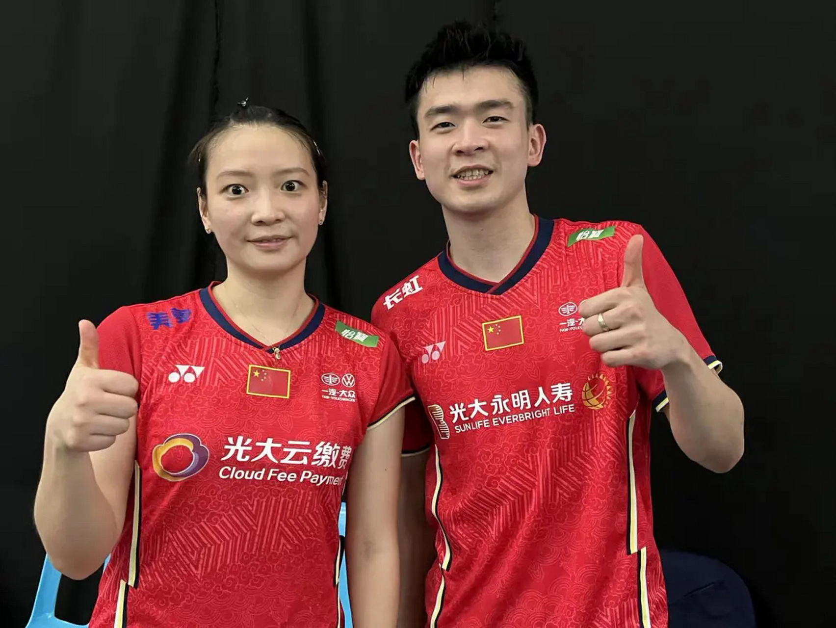 泰国队鏖战马来西亚队,黄鸭组合统治全场 泰国队鏖战马来西亚队,黄鸭组合统治全场