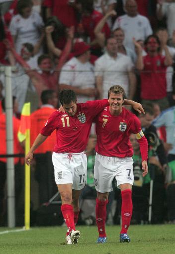 爱游戏官方-瑞典队绝杀英格兰队,奥恰洛夫高光表现