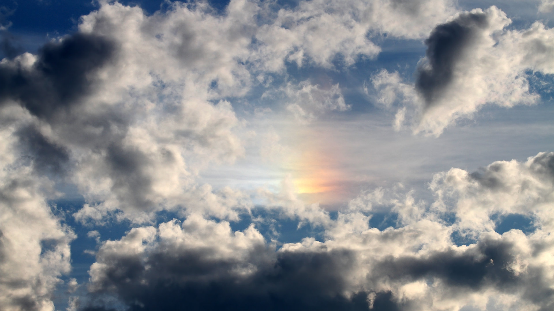 爱游戏入口-欧冠舞台上演双重史诗,红军加时绝境求生,C罗时间永不终结