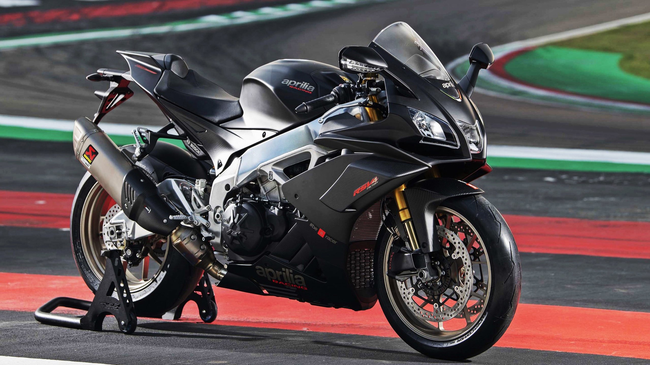 爱游戏在线-勇士三分暴雨淹没灰熊，西部排名争夺战再掀波澜